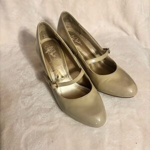 Life Stride Cream Mary Jane Heels